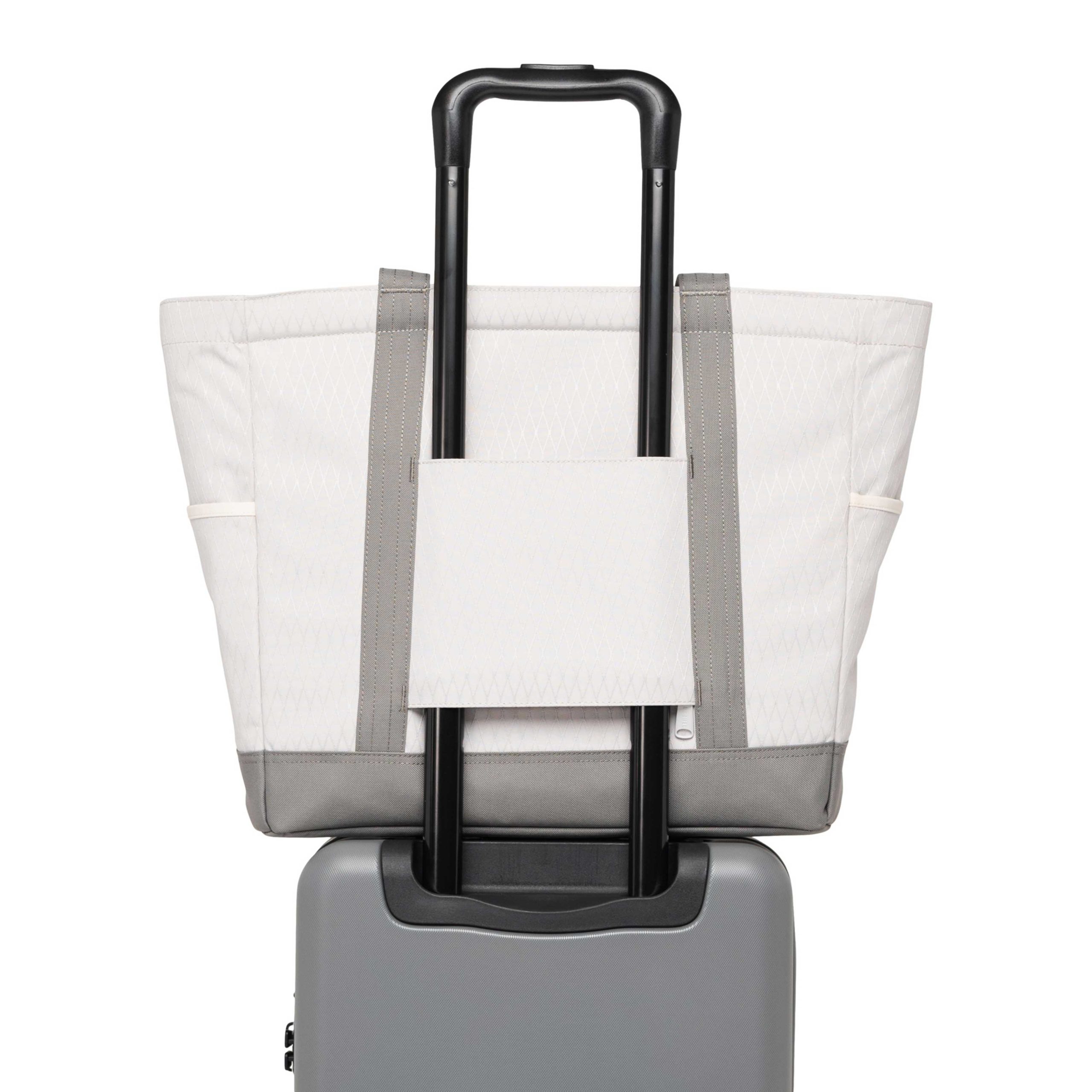 Herschel Heritage Tote - 24.5L - Image 4