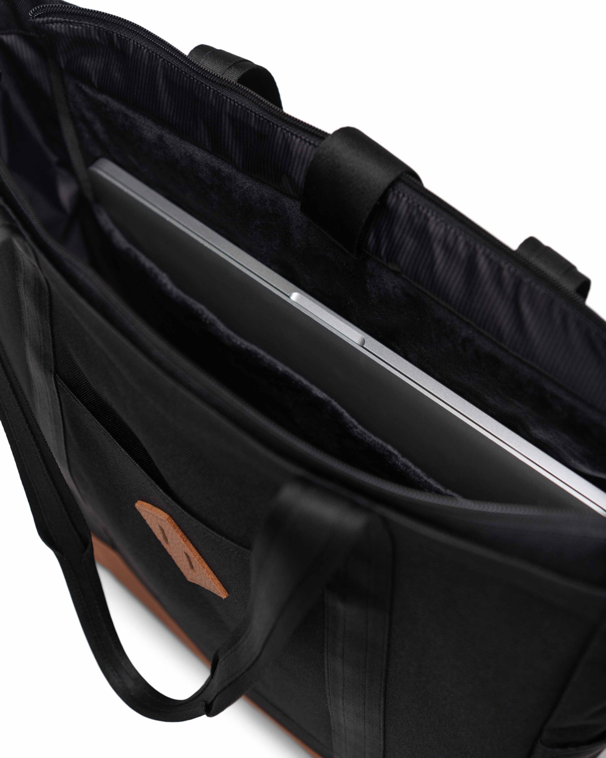 Herschel Heritage Tote - 24.5L - Image 5