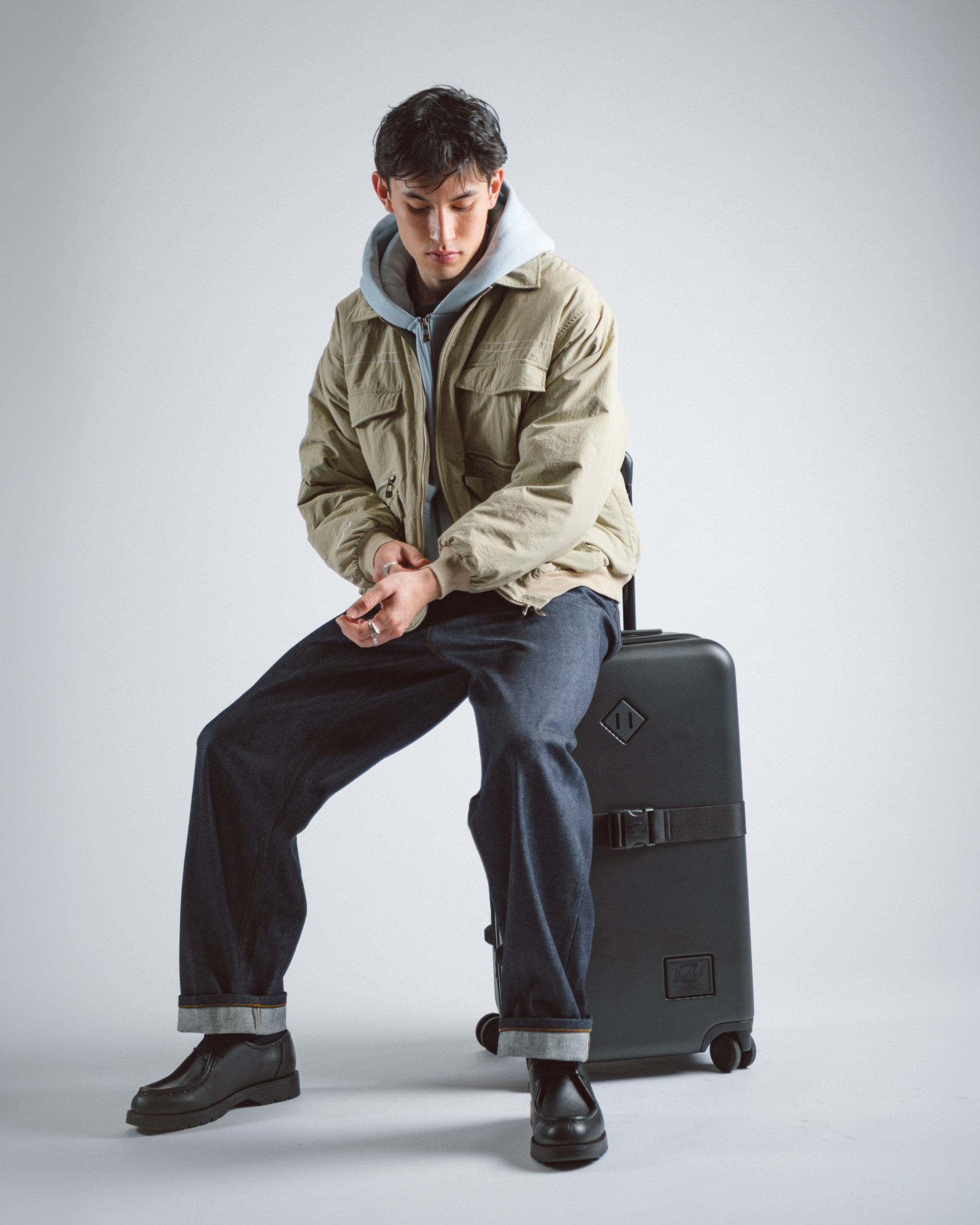 Herschel Heritage™ Hardshell Medium Luggage Expandable - 66L - Image 2