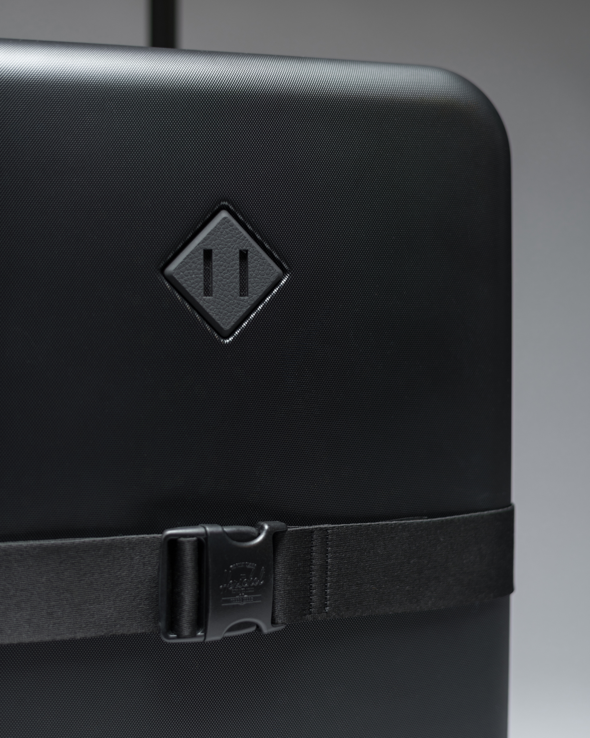 Herschel Heritage™ Hardshell Medium Luggage Expandable - 66L - Image 7